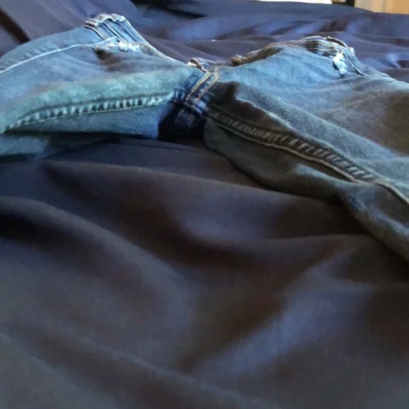 Abercrombie & Fitch Super Skinny High Rise Jeans. Size: 2s - Picture 9 of 12